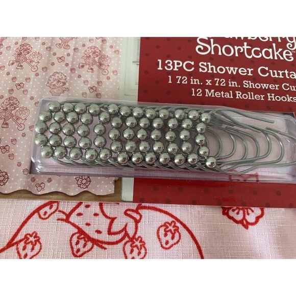 13 Piece Set Strawberry Shortcake Shower Curtain Set And Metal Hooks 72 X 72 NEW - Picture 3 of 13